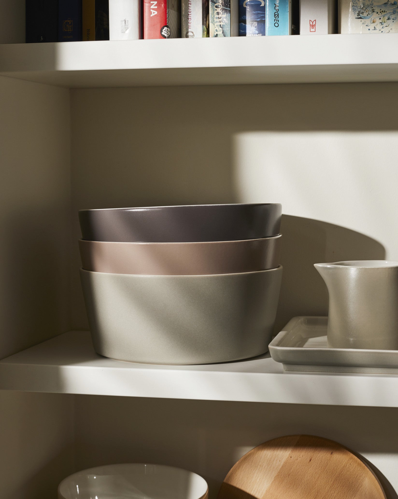 Tonale gris oscuro Ensaladera Alessi 1