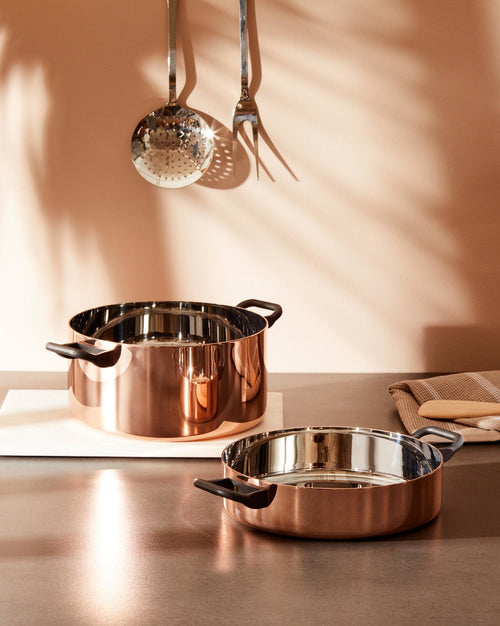 La Cintura di Orione Ø cm 24.00 || Ø inch 9½″ Flache Kasserolle mit zwei Griffen Alessi 1