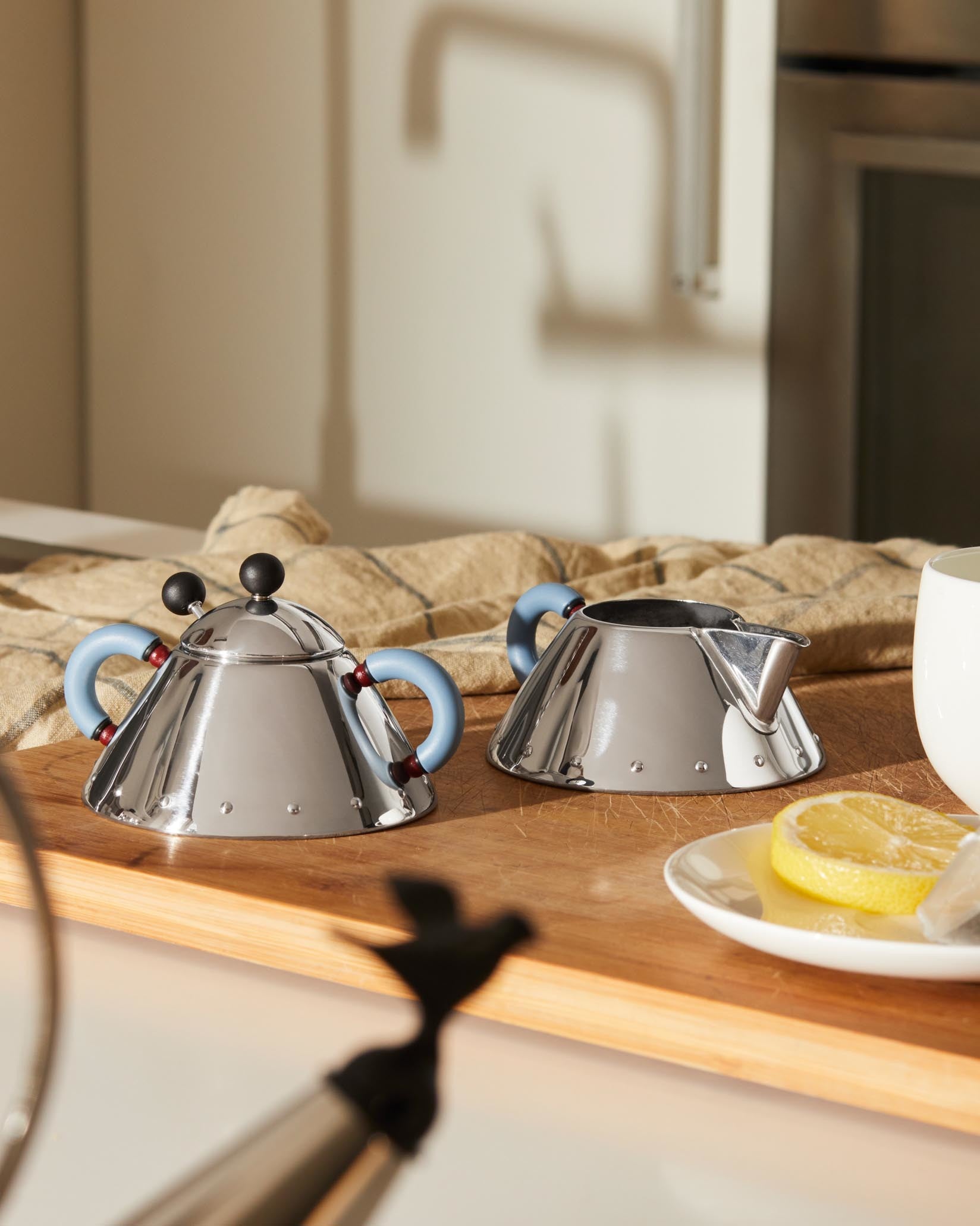9097 noir Sucrier avec petite cuiller Alessi 1