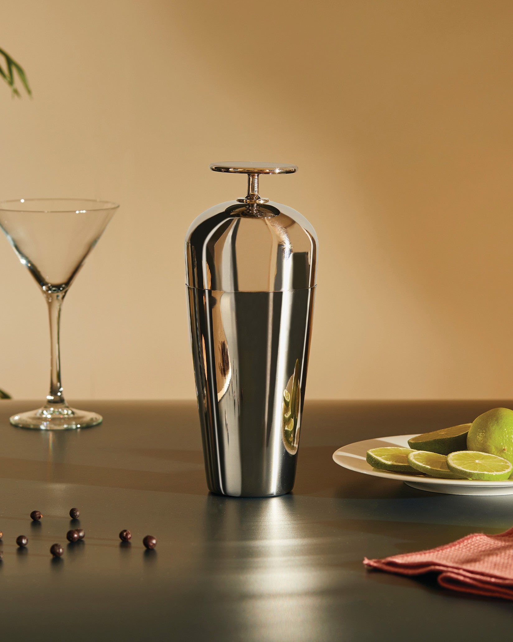 The tending box Default Title Shaker « Parisienne » en acier inoxydable 18/10. Alessi 1