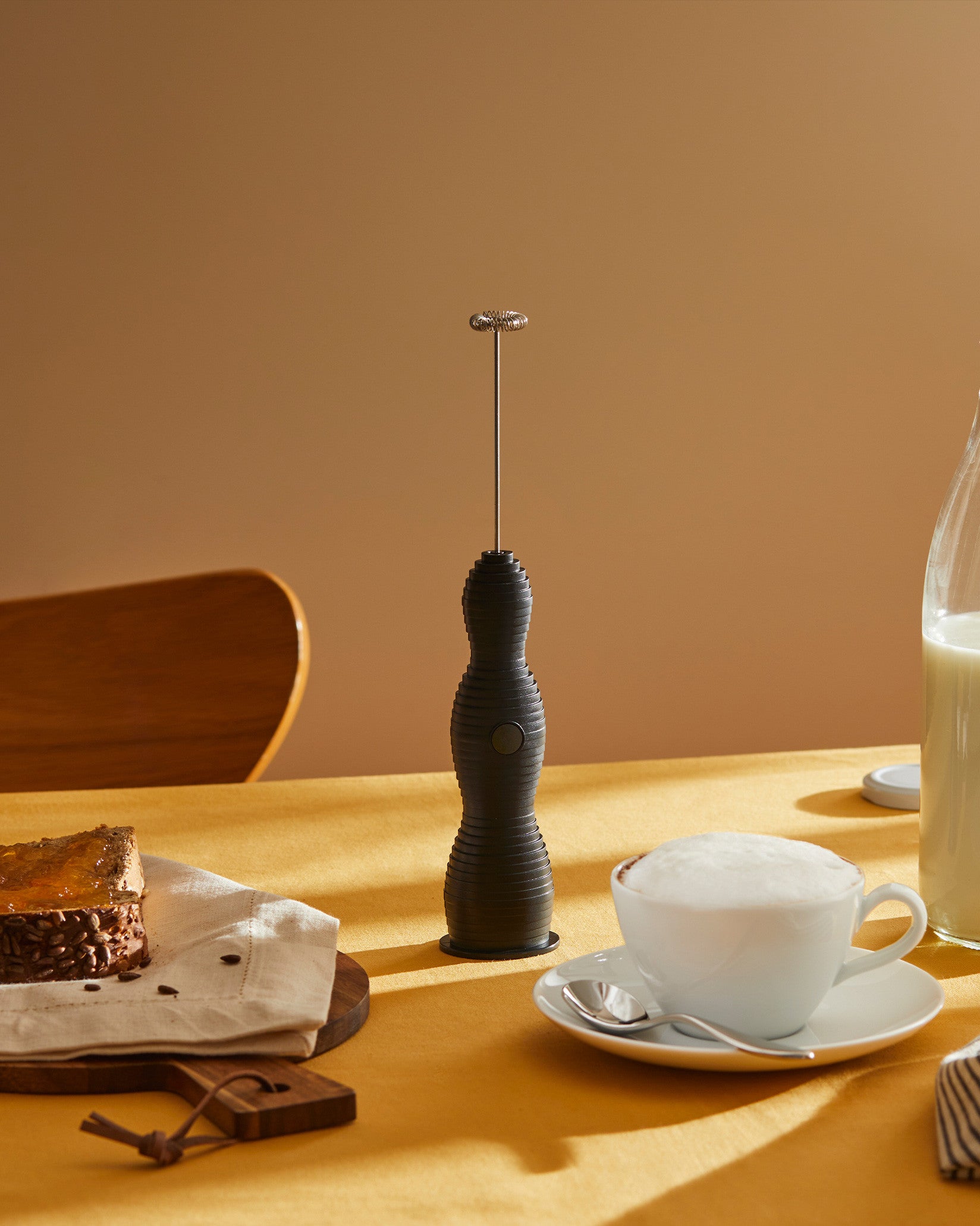 Pulcina rot Milchaufschäumer Alessi 1