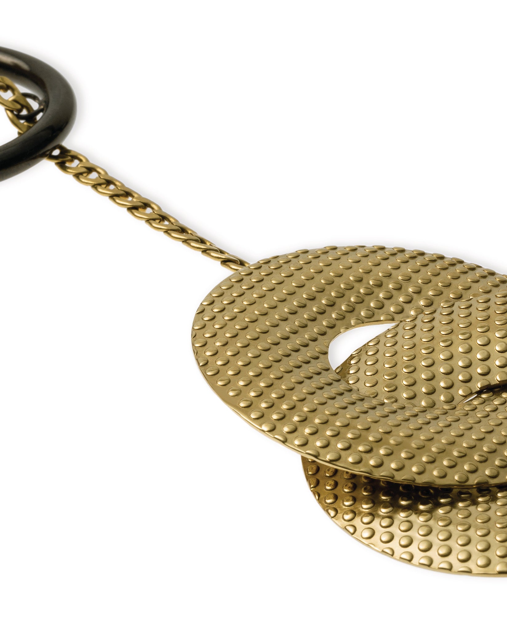 Acta Default Title Collar Alessi 2