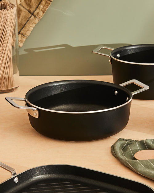 Pots&Pans Default Title Flache Kasserolle mit zwei Griffen Alessi 1