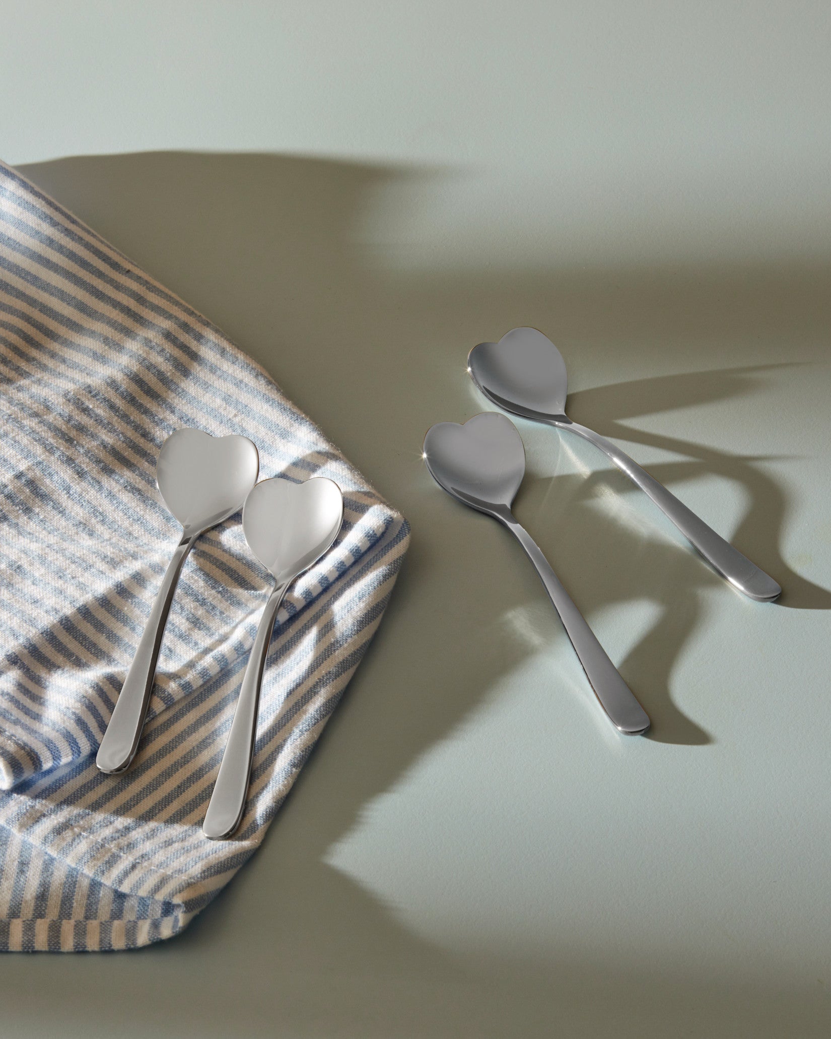 Big Love acier inoxydable Set de 4 cuillers à thé Alessi 1
