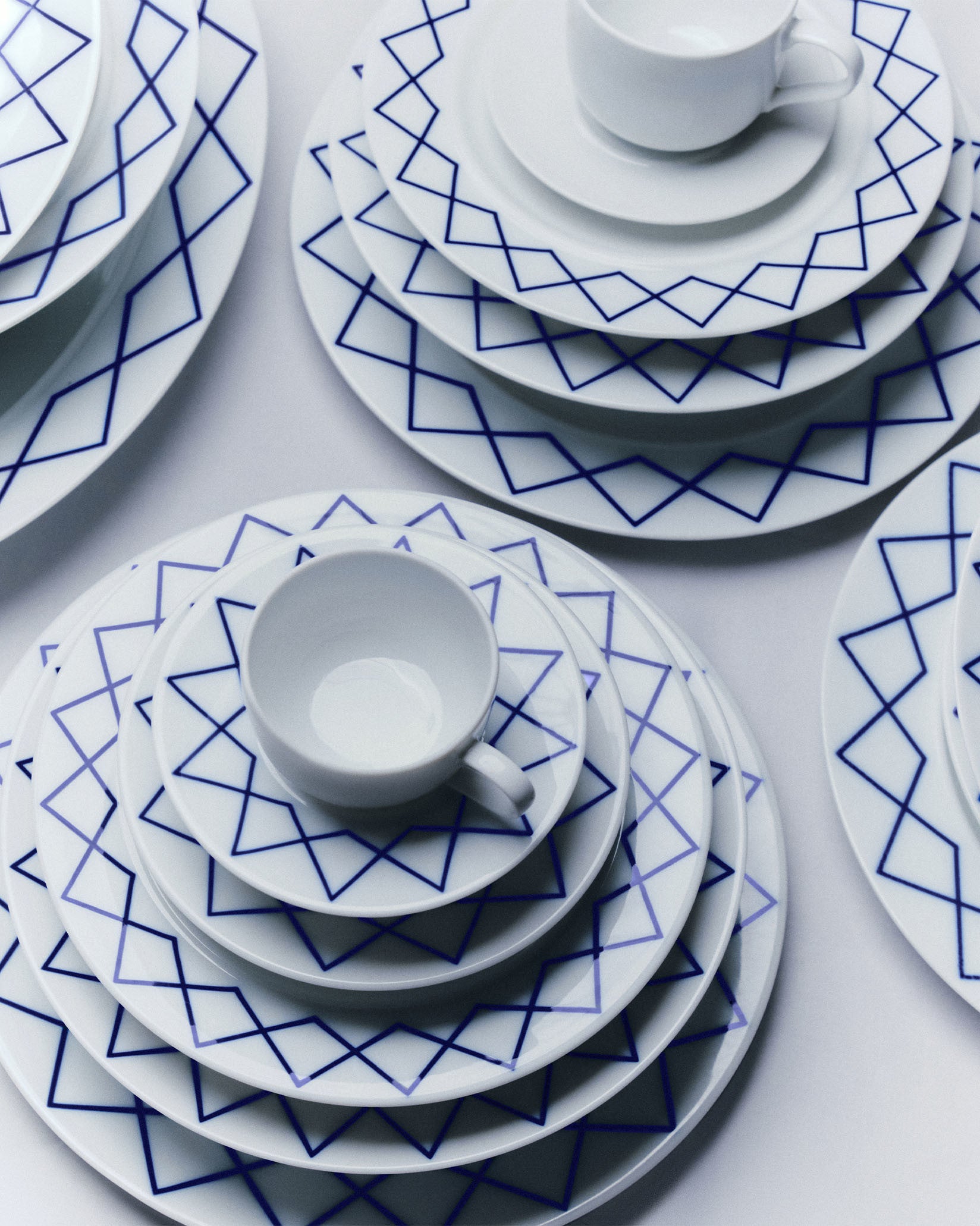 La Bella Tavola and My Beautiful China Default Title Piatto piano. 4 pezzi Alessi 2