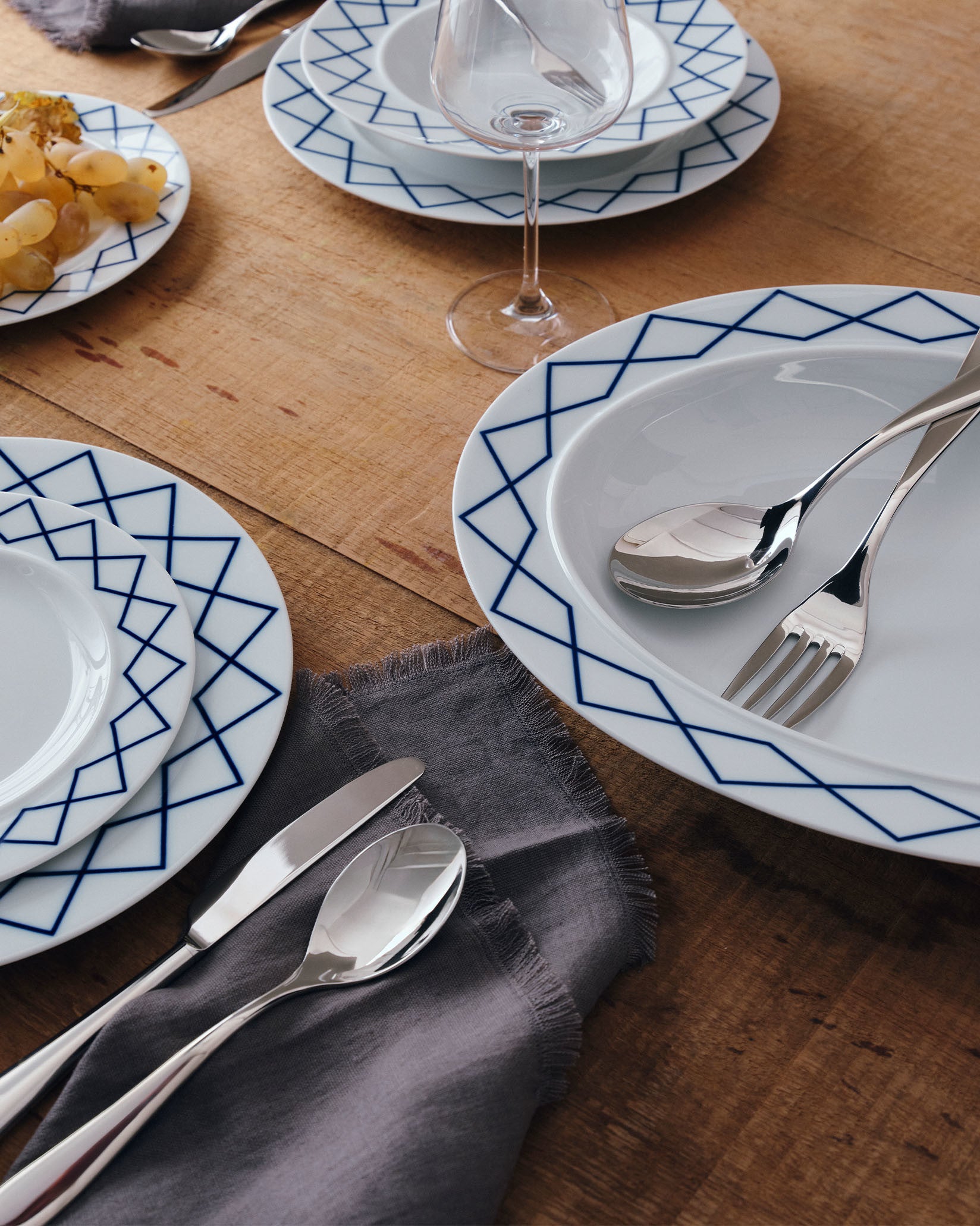 La Bella Tavola and My Beautiful China Default Title Piatto da portata ovale Alessi 1