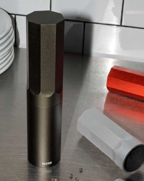 KG01 rojo Molinillo de sal, pimienta et especias Alessi 1
