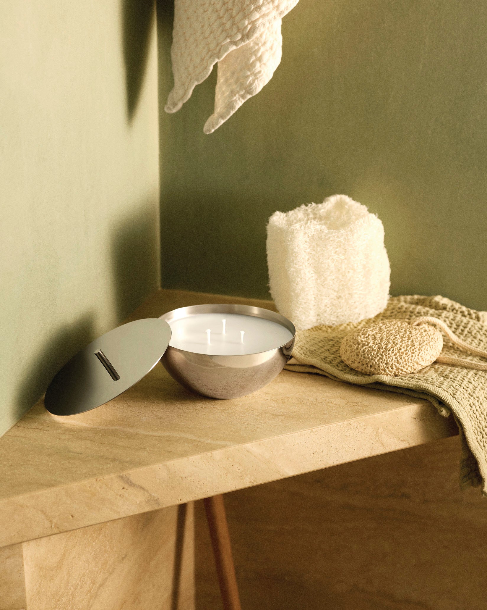 Rocc Marble Scented candle. Container with lid Alessi 1