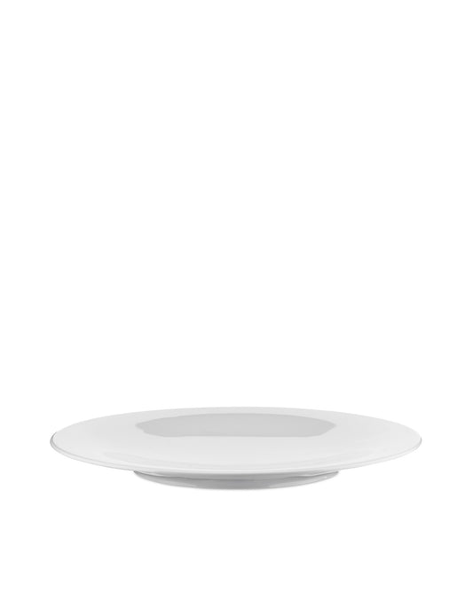 Das von Toyo Ito entworfene Tellerset von KU tableware ist weich und leicht und hat eine sehr zarte Prägung. Das Set aus weißem Porzellan besteht aus 4 Tellern, mit denen Sie mühelos einen stilvollen Tisch decken können.